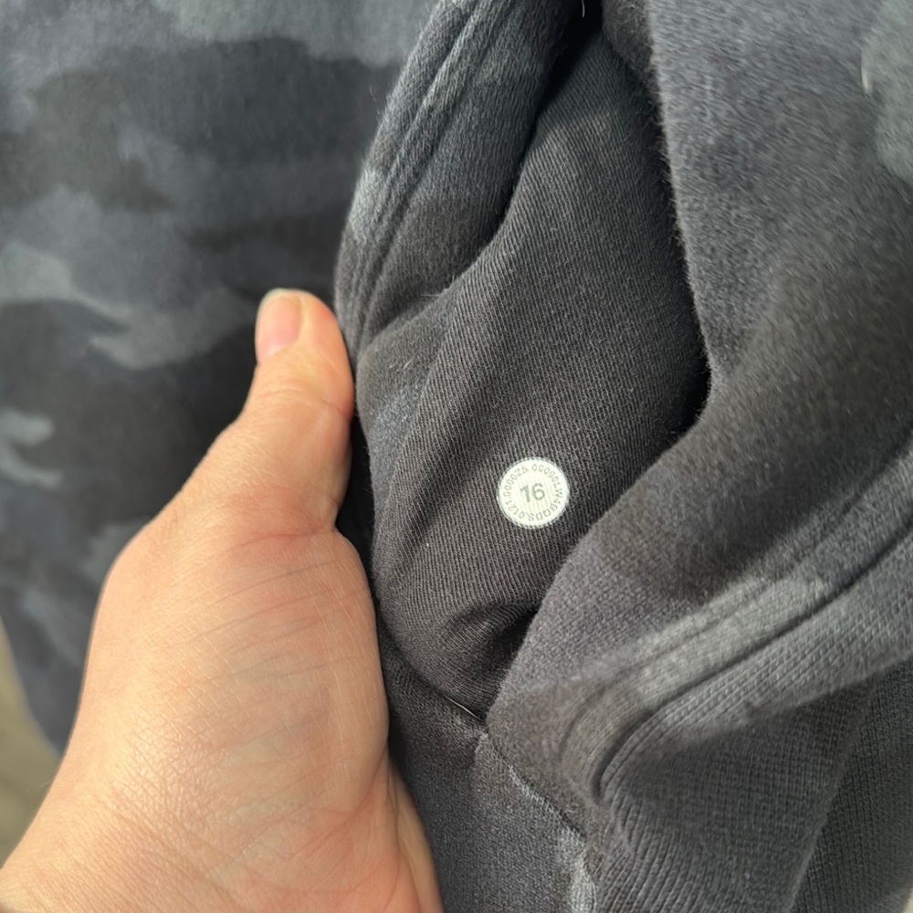 Lululemon Black Camo Scuba full zip - Picture 2 of 3